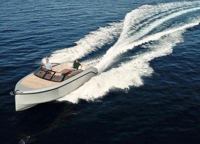 قایق برقی که با یک بار شارژ 260 کیلومتر را طی می کند