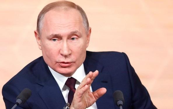 تاکید ولادیمیر پوتین برای باز شدن کمپ های ملی