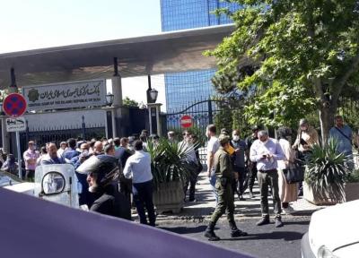 دلیل تجمع اعتراضی امروز مقابل بانک مرکزی