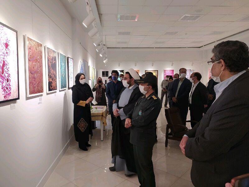 خبرنگاران نمایشگاه نقاشیخط لبخند رنگ ها در بیرجند گشایش یافت