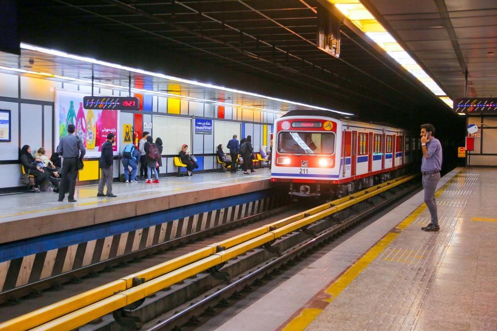 سرویس دهی در خط دو متروی تهران تا ساعت 11 با تاخیر انجام می شود