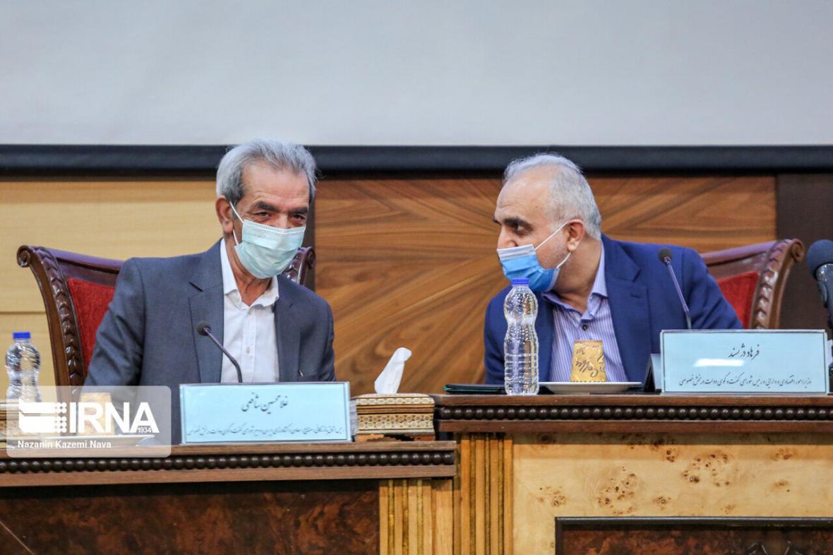 خبرنگاران وزیراقتصاد از واگذاری 33 هزار میلیارد تومان سهام در 6 ماه نخست امسال گفت