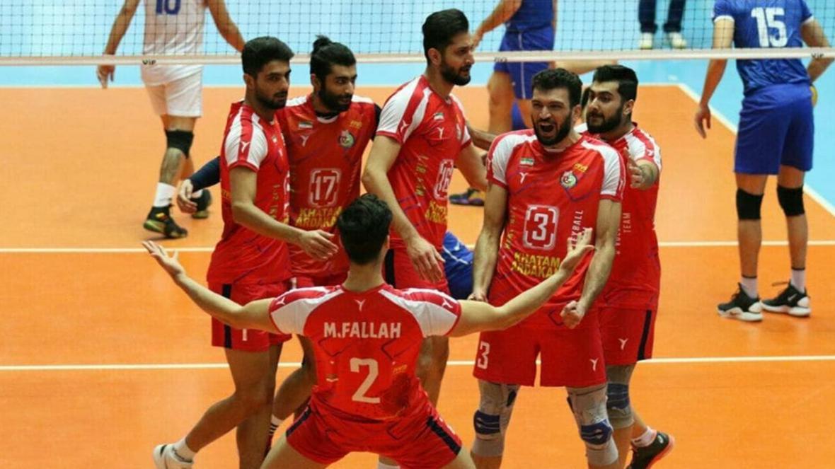 لیگ برتر والیبال، پیروزی شاگردان نفرزاده مقابل شهرداری قزوین، آذرباتری بازهم باخت