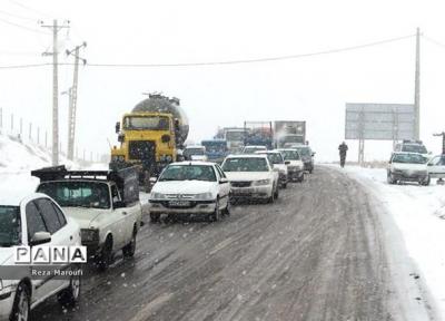 جاده های 21 استان کشور برفی و بارانی است