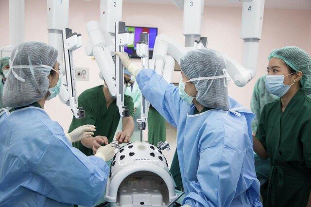 روبات جراح به یاری پزشکان تایلندی می آید