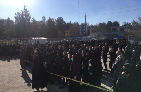 (تصویر) صف عجیب سبدکالا در کرمانشاه (تصویر) صف عجیب سبدکالا در کرمانشاه