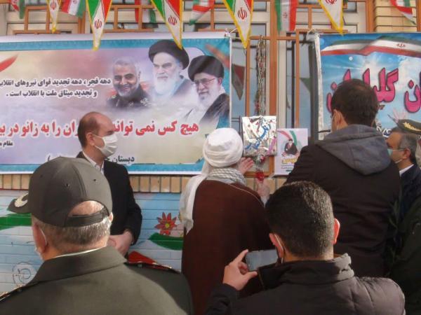 خبرنگاران دهه فجر فرصتی برای انتقال ارزش های انقلاب به نسل خبرنگاران دهه فجر فرصتی برای انتقال ارزش های انقلاب به نسل جدید است